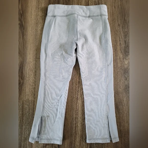 Ivivva Light Gray Leggings - Picture 5 of 5